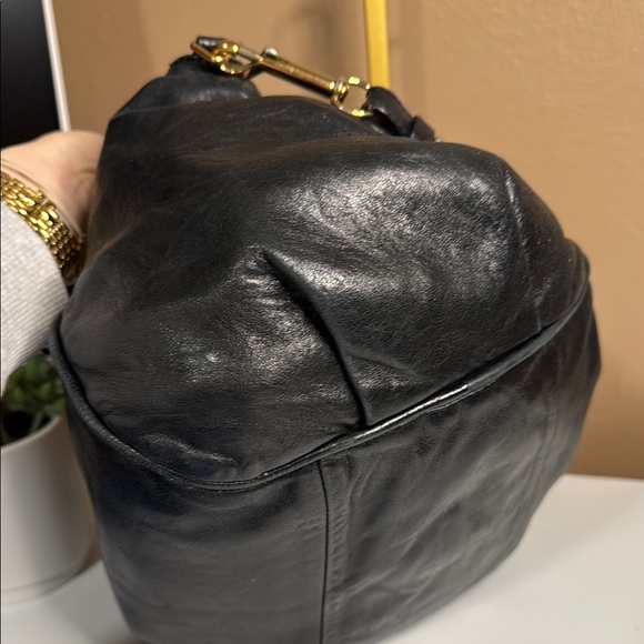 Chloe Black and Gold Satchel with Architectural Accents - Picture 5 of 9